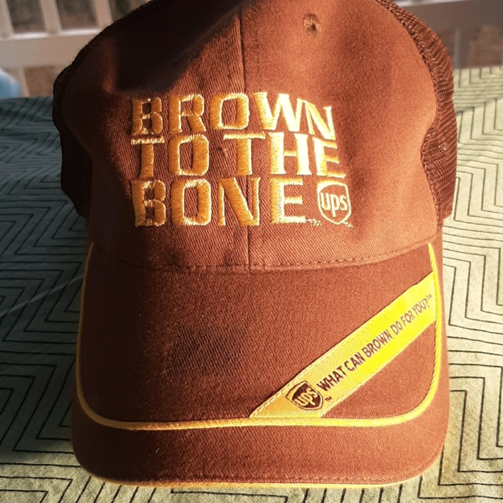 UPS CAP